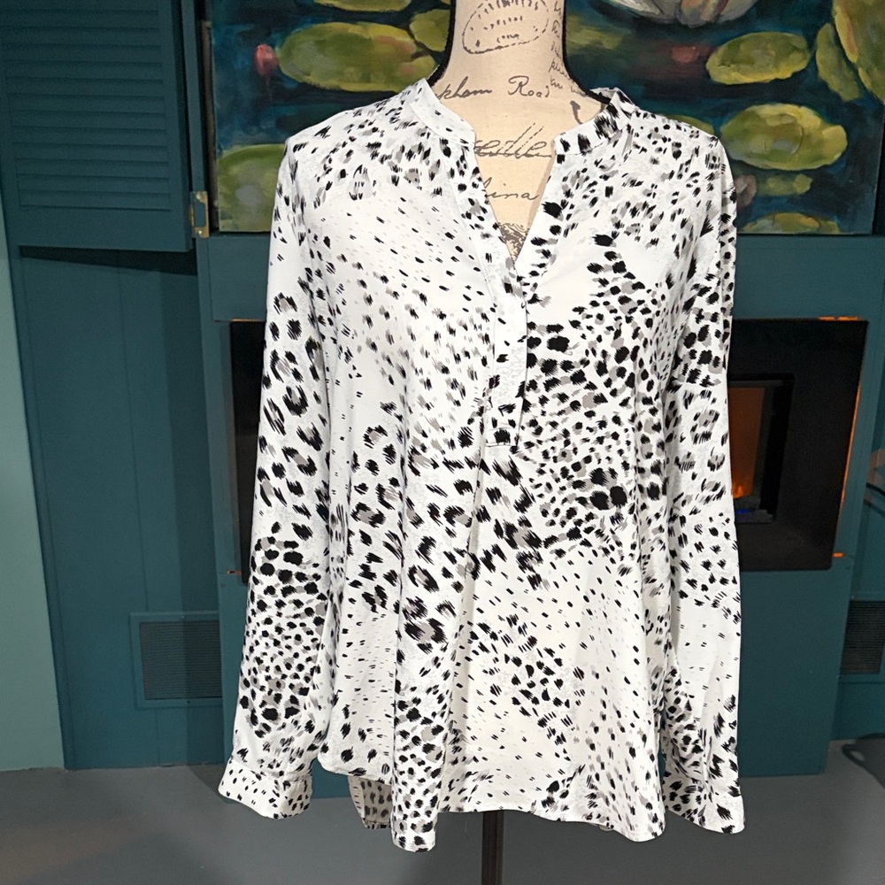 Hilary Radley Black and White Patterned Blouse